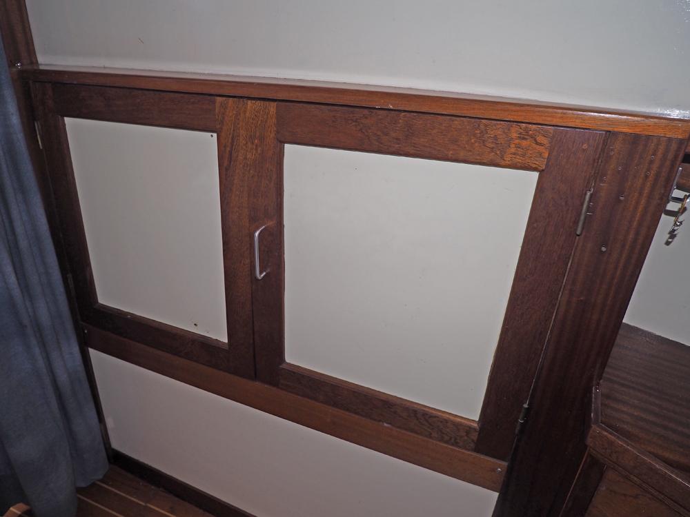 Cabin en avant, H&eacute;bergements